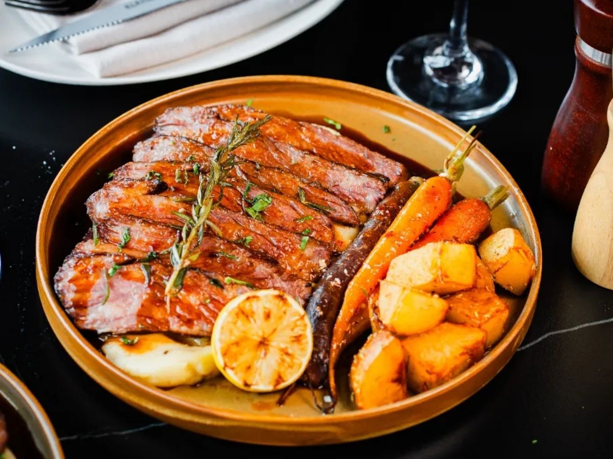 The 7 Days of Christmas at Dine with Elements